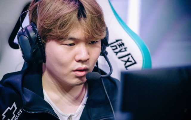 他们仍需要 他们仍需要