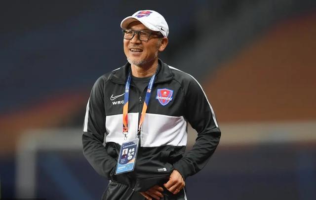 使比赛朝着 使比赛朝着