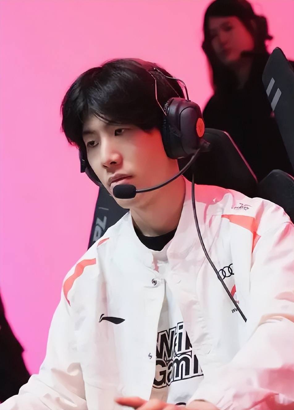 球的热爱却 球的热爱却